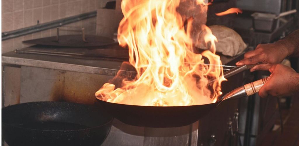 O esquecimento de panelas no fogo é uma das causas de incêndios em condomínios